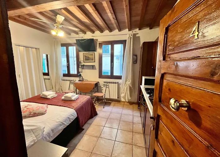 Mini Studio Very Central Close To The Train Station